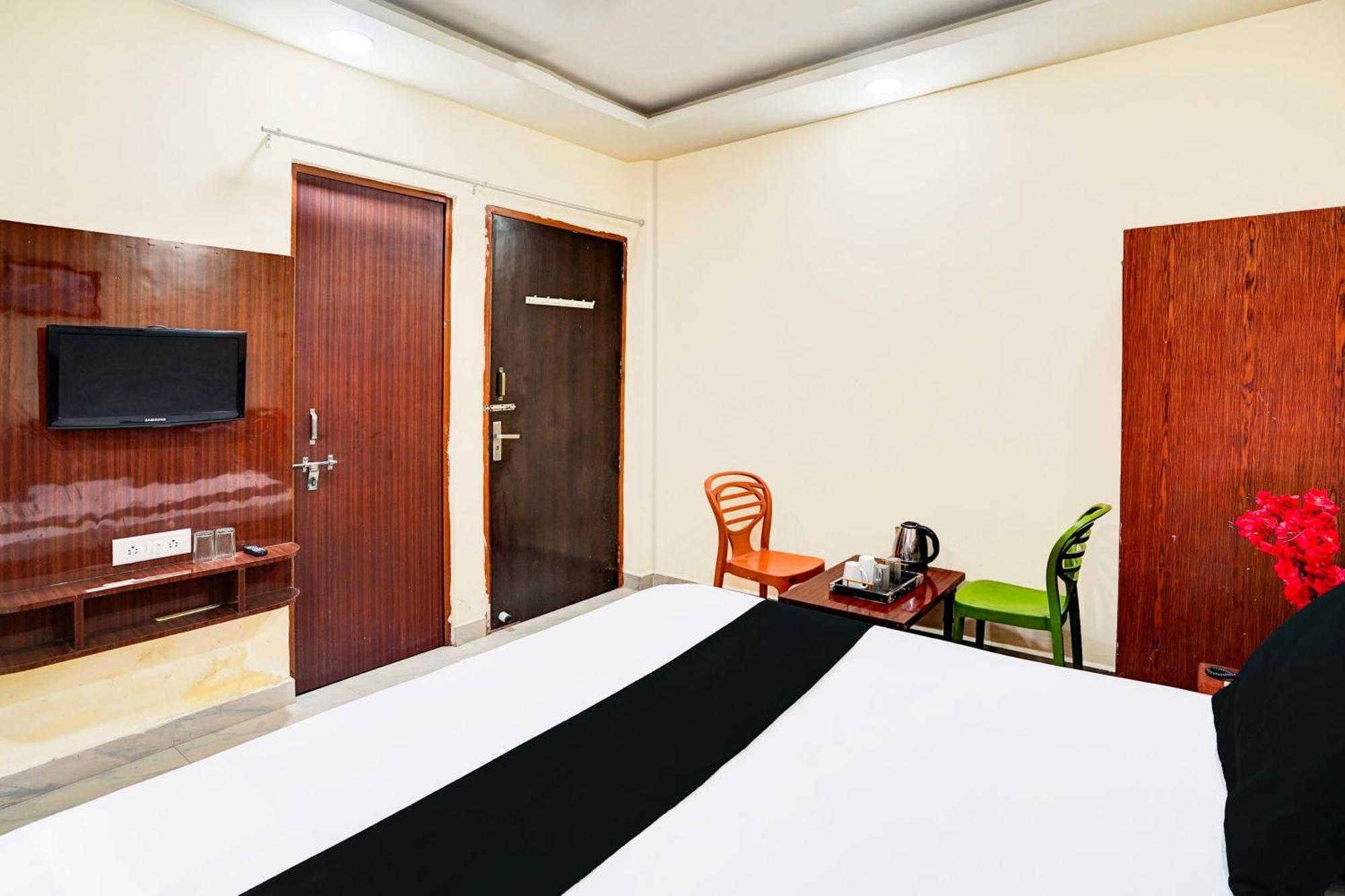 Hotel O Nova Resorts & Luxury Farm Raebareli Экстерьер фото