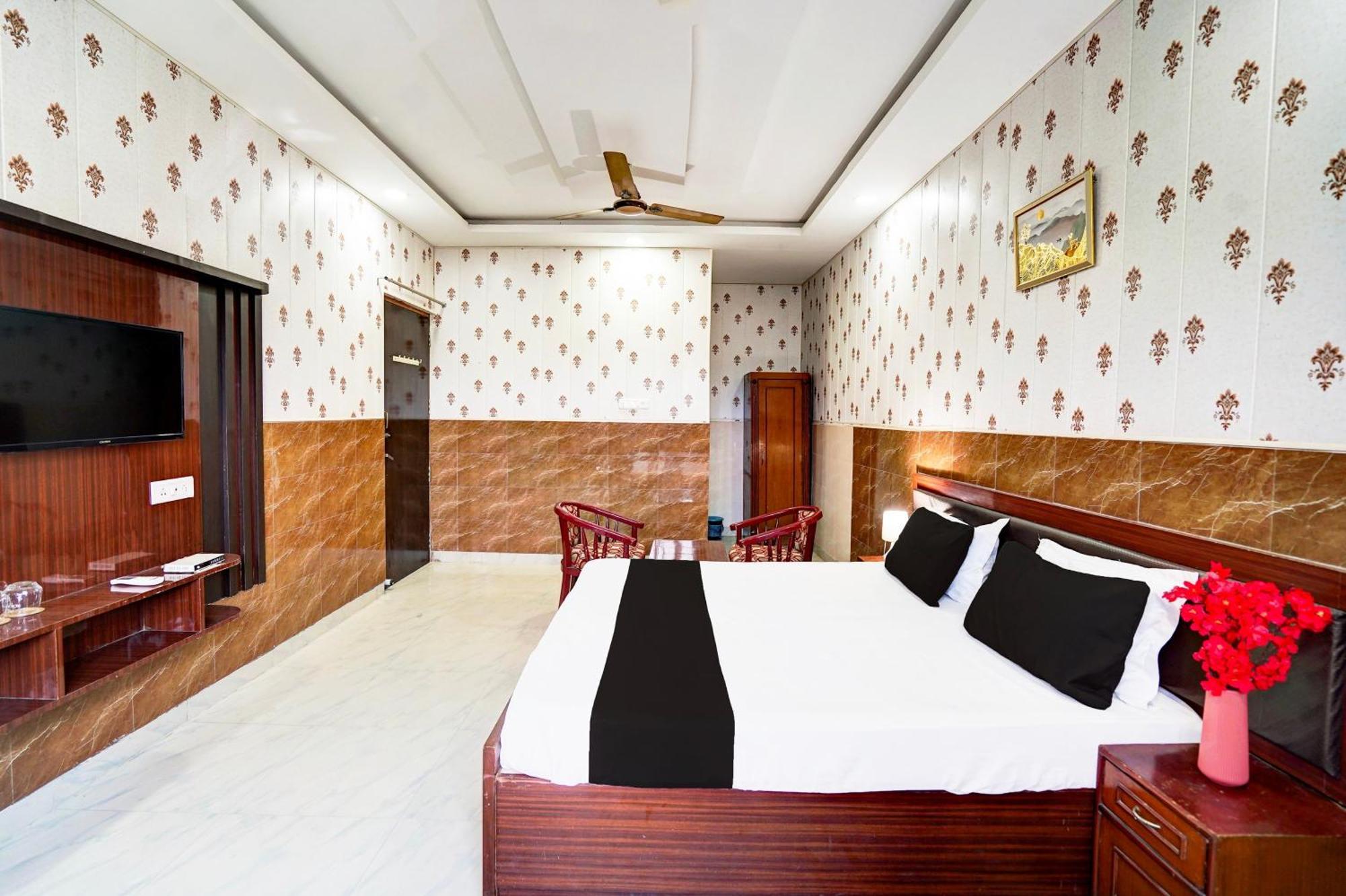 Hotel O Nova Resorts & Luxury Farm Raebareli Экстерьер фото