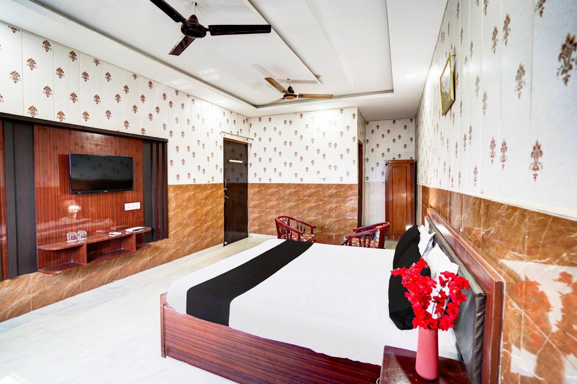 Hotel O Nova Resorts & Luxury Farm Raebareli Экстерьер фото